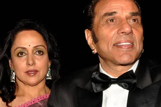 وفاة نجم بوليوود دارمندرا عن عمر 89 عامًا