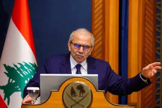 نواف سلام يرحب بوقف إطلاق النار بين لبنان وإسرائيل ويصفه بـ"الإنجاز المحوري"