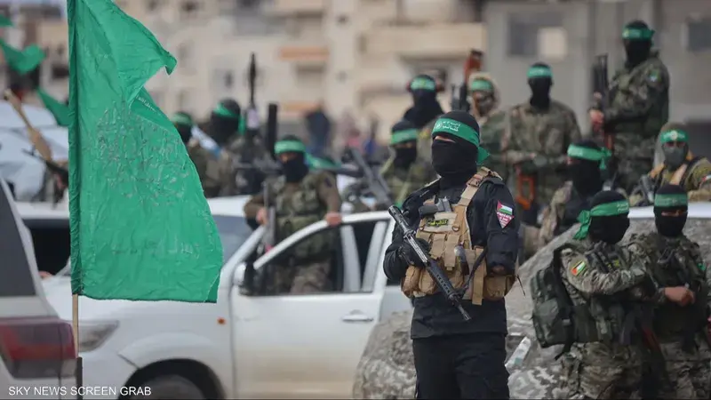 وسطاء دوليون يقدمون خطة لحماس تشمل تفكيك الأسلحة الثقيلة والخفيفة ودخول قوة الشرطة الفلسطينية الجديدة إلى المناطق "المطهّرة"