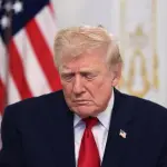 ترامب يدعو لإغلاق المجال الجوي فوق فنزويلا ويهدد بتدخل عسكري