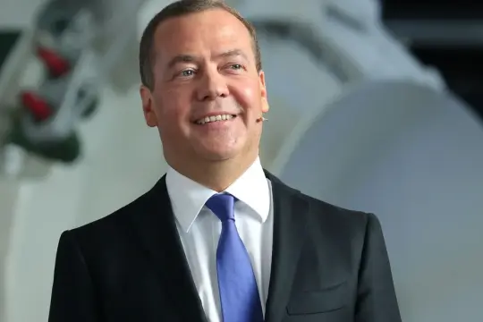 مدفيديف يصف استقالة يرماك بـ"انهيار نظام زيلينسكي لا مفر منه"