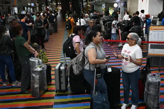 فنزويلا تدين إعلان ترامب حول "إغلاق مجالها الجوي" وتصفه بـ"التهديد الاستعماري"