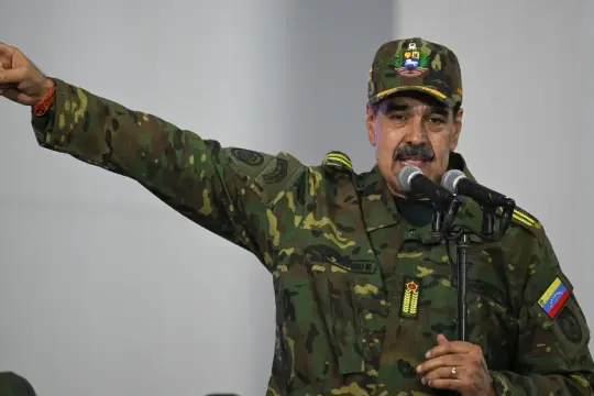 مادورو يتهم الولايات المتحدة بالسعي للسيطرة على نفط فنزويلا عبر تعزيز التواجد العسكري