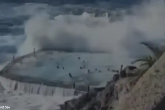 ارتفاع ضحايا الموجة العملاقة في تينيريفي إلى أربعة واستمرار البحث عن مفقودة