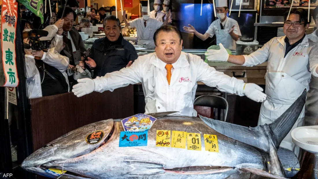 تونة زرقاء الزعانف تُباع بسعر قياسي في أول مزاد لعام 2026 بطوكيو