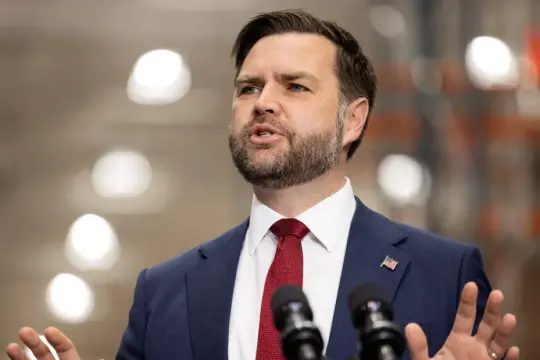 نائب الرئيس الأميركي جي دي فانس كان متشككاً قبل قرار ترامب بشن حرب إيران