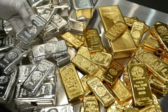 الذهب يتجاوز 5200 دولار للأونصة للمرة الأولى بدعم تراجع الدولار والمخاوف الجيوسياسية