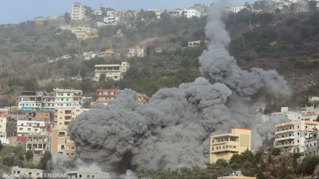 غارات إسرائيلية قرب مستشفى في صور تُصيب مدنيين وتلحق أضراراً بالمرفق الصحي