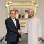 عُمان وإيران تبحثان استئناف المفاوضات وترتيبات الملاحة في مضيق هرمز