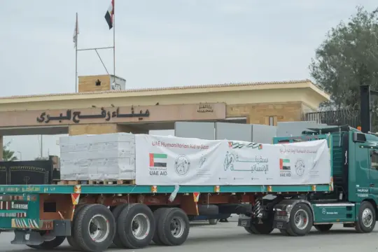 الدفعة الأولى من مساعدات "سفينة صقر الإنسانية" تصل قطاع غزة