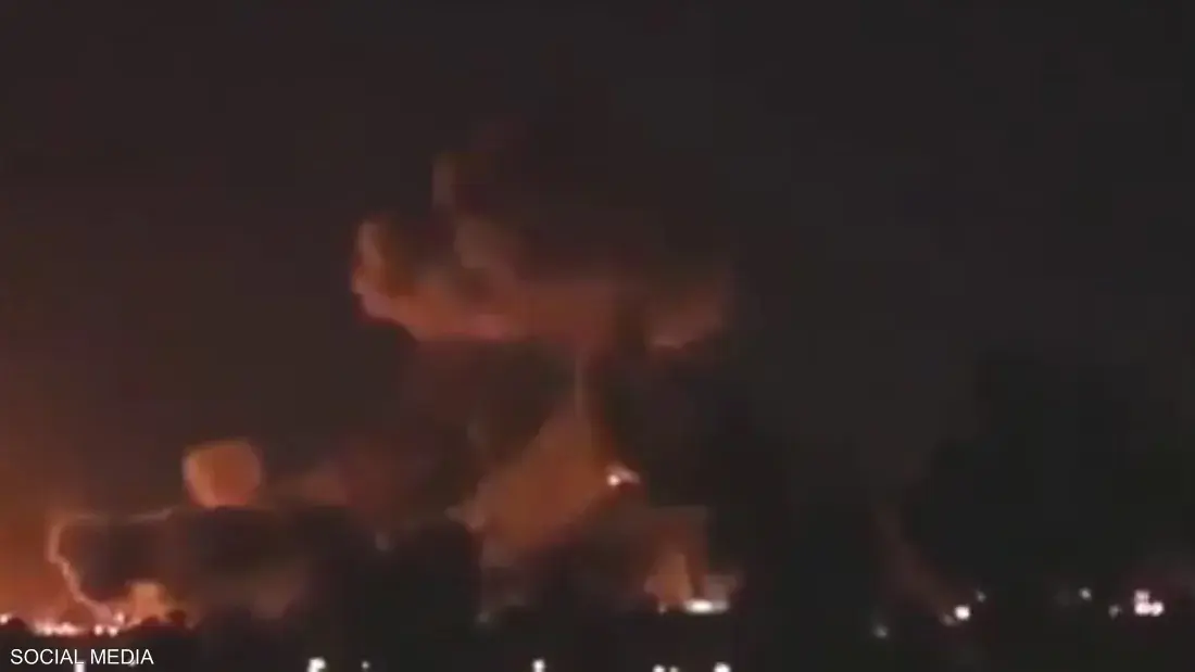 باكستان وأفغانستان تتبادلان الغارات والاشتباكات على طول الحدود في تصعيد جديد للتوترات