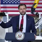 فانس: الضربات ضد إيران قيد الدراسة وترامب يوازن بين الخيار العسكري والدبلوماسي