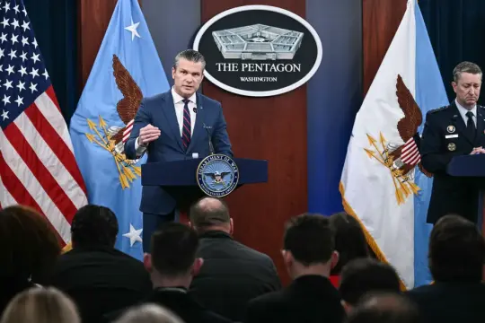 وزير الحرب الأميركي يؤكد: العمليات العسكرية ضد إيران ليست حربًا بلا نهاية