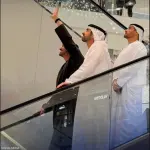 جولة لمحمد بن زايد في «دبي مول» برفقة حمدان بن محمد تحمل رسائل طمأنة