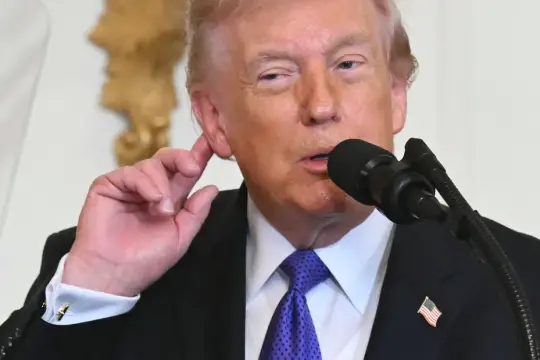 ترامب يدافع عن انسحاب أميركا من الاتفاق النووي ويؤكد فعالية الضربات على إيران