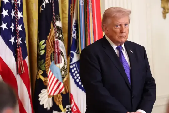 ترامب يلوّح بردّ قريب على الهجوم الذي استهدف السفارة الأميركية بالرياض