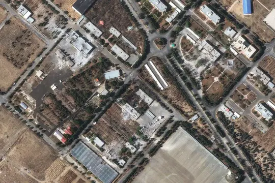 صور فضائية تكشف الدمار الواسع في مواقع عسكرية وسيادية بإيران بعد الغارات الأميركية الإسرائيلية