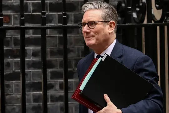 تسريب اجتماع سري لمجلس الأمن القومي البريطاني حول استخدام قواعد عسكرية لضرب إيران يُثير غضب المسؤولين