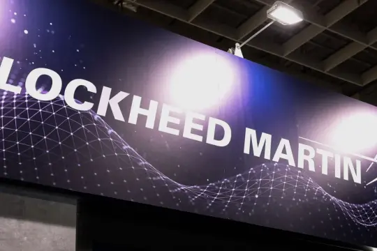 البيت الأبيض يضغط على شركات الدفاع الأميركية لتعزيز إنتاج الأسلحة بعد استنزاف المخزونات