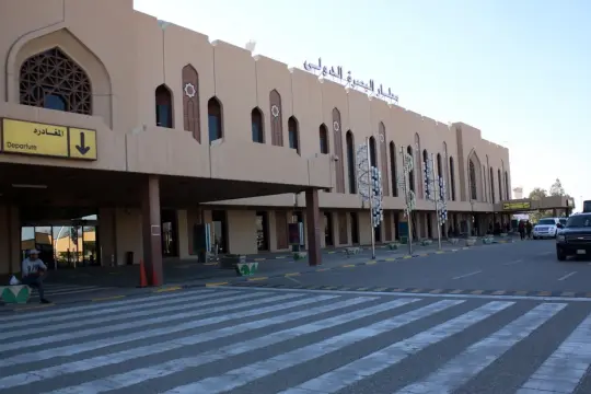 سقوط 4 مسيرات على مطار وحقول نفطية في البصرة جنوب العراق