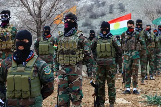 إسرائيل تدعم ميليشيات كردية إيرانية على الحدود مع إيران وسط الحرب الأميركية الإسرائيلية