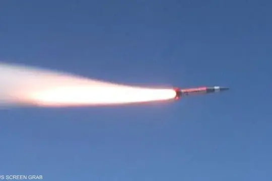 تقارير: إسرائيل استخدمت صاروخاً بالستياً متطوراً لقتل المرشد الإيراني علي خامنئي