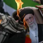 صراع داخل هرم السلطة في إيران.. تناقض بين الحكومة والحرس الثوري يفاقم الأزمة الإقليمية