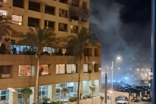 4 قتلى و10 جرحى في غارة إسرائيلية على فندق بالروشة في بيروت