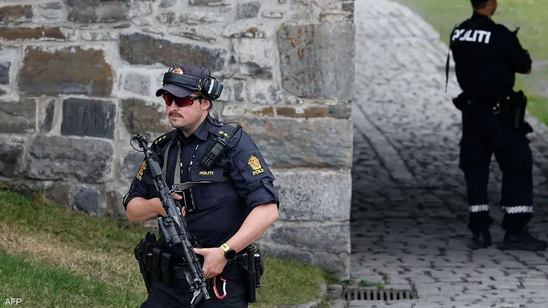 السلطات النرويجية تؤكد عدم وقوع إصابات وتفتح تحقيقا لمعرفة سبب الانفجار عند مدخل القسم القنصلي