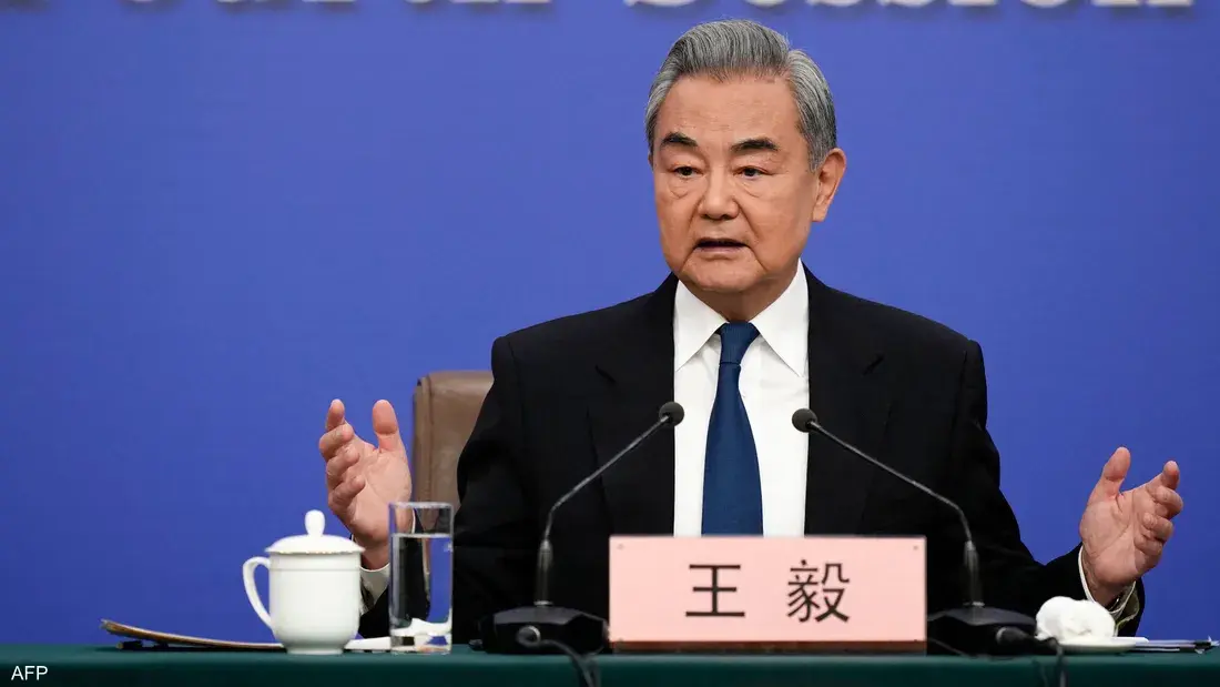 وزير الخارجية الصيني: استخدام القوة ليس حلا ويجب احترام سيادة إيران ودول الخليج