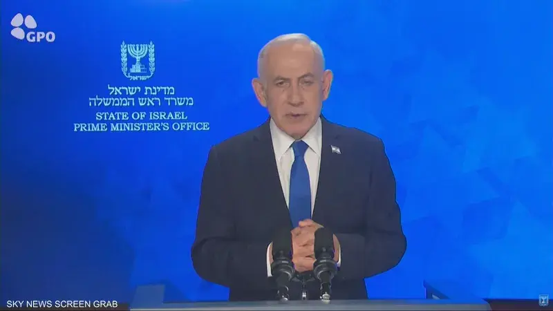 رئيس الوزراء الإسرائيلي يعلن أن بلاده حققت "إنجازات هائلة" خلال الأسابيع الستة الماضية وأن إصبعها "على الزناد"