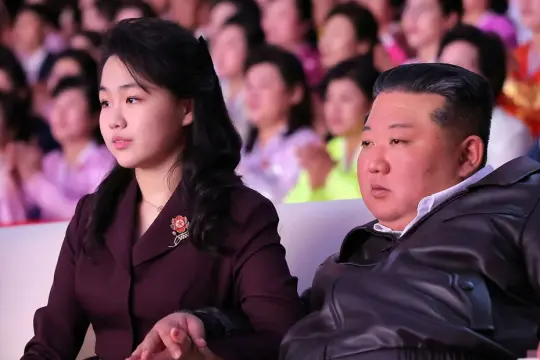 تقرير: كيم جونغ أون يمهّد لتوريث الحكم لابنته جو-آي في كوريا الشمالية