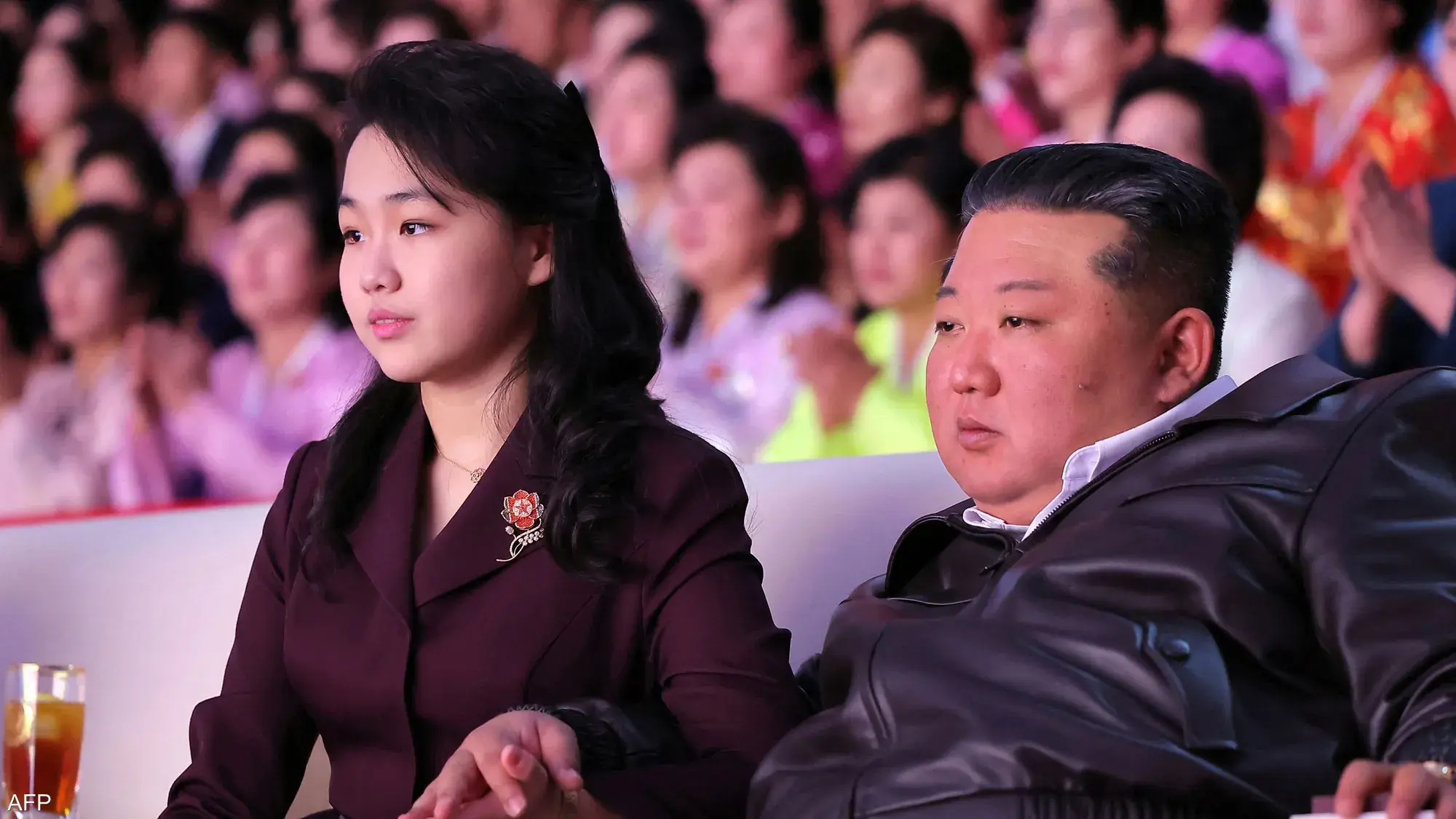 الزعيم الكوري الشمالي يشيد بدور النساء في التنمية والوحدة الوطنية