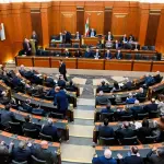 مجلس النواب اللبناني يمدد ولايته لعامين ويؤجل الانتخابات بسبب التصعيد العسكري