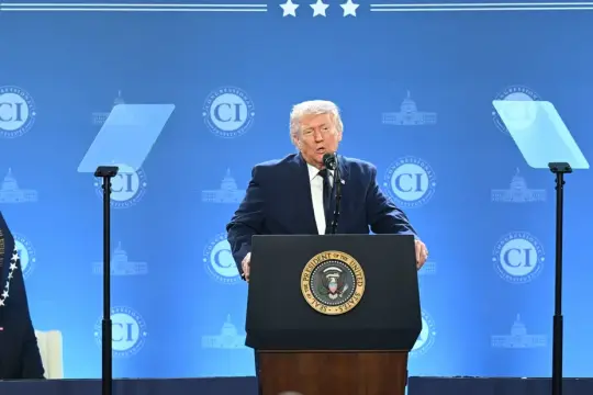 ترامب: الحرب ضد إيران "قصيرة الأمد" والعمليات العسكرية تحقق "نصرًا حاسمًا"