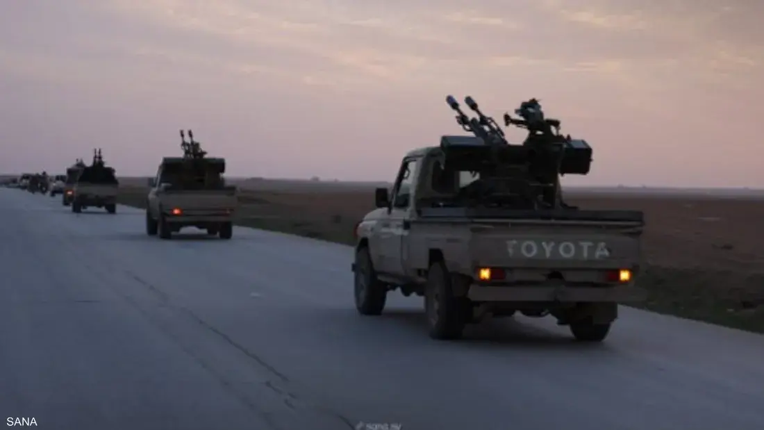 الجيش السوري يراقب الحدود مع لبنان بعد سقوط قذائف مدفعية ويؤكد عدم التساهل مع أي اعتداء.