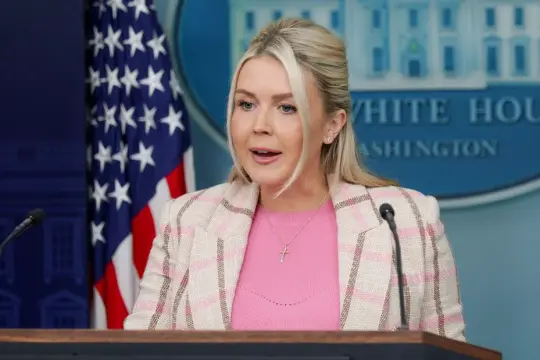 البيت الأبيض: الجيش الأميركي يهاجم مواقع الصواريخ الإيرانية تحت الأرض وإطلاق الصواريخ يتراجع