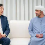 الشيخ عبد الله بن زايد يبحث مع المبعوث الصيني تعزيز التعاون الإقليمي والدبلوماسي