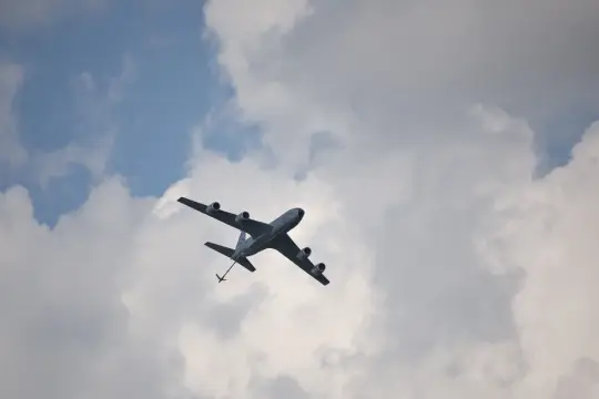 تحطم طائرة أميركية للتزود بالوقود في غرب العراق خلال الحرب مع إيران