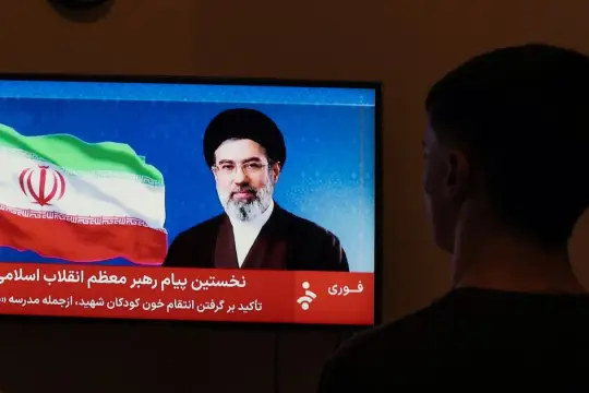 مرشد إيران مجتبى خامنئي يعزي بمقتل رئيس استخبارات الحرس الثوري