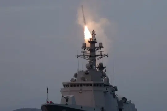 كوريا الشمالية تطلق 10 صواريخ بالستية أثناء مناورات أميركية–كورية جنوبية