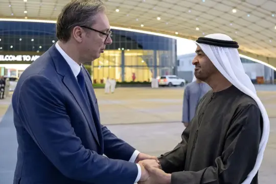 محمد بن زايد وفوتشيتش يبحثان التصعيد الإقليمي ويؤكدان دعم الحلول الدبلوماسية