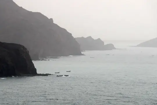 إيران تهدد بإغلاق مضيق باب المندب وتؤكد رفضها فتح هرمز مقابل وعود أميركية