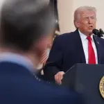 ترامب يقلل من تهديد اليورانيوم الإيراني ويؤكد استعداد الولايات المتحدة لضربات قوية