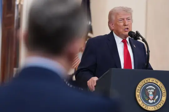 ترامب يقلل من تهديد اليورانيوم الإيراني ويؤكد استعداد الولايات المتحدة لضربات قوية