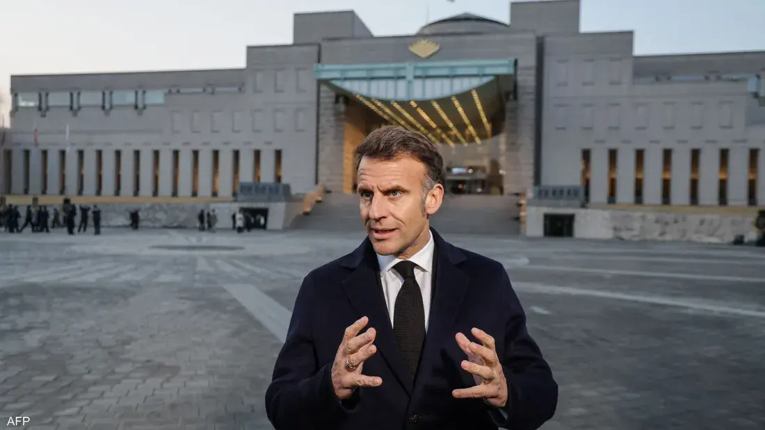 الرئيس الفرنسي يدعو إلى مفاوضات معمقة ويصف تصريحات ترامب بشأن زوجته بـ"غير اللائقة"