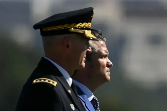 البنتاغون يعلن تنحي رئيس أركان الجيش راندي جورج بأثر فوري