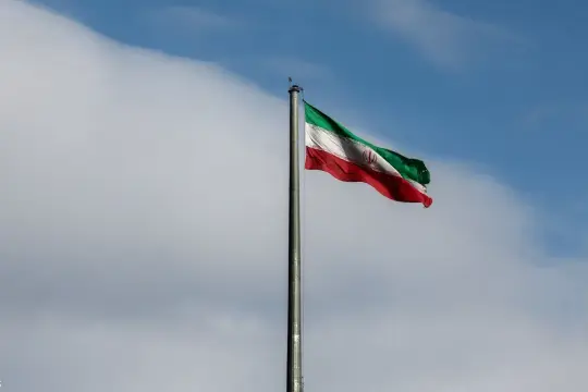 إيران ترفض وقفاً مؤقتاً لإطلاق النار وتطالب بضمانات أميركية لإنهاء الحرب