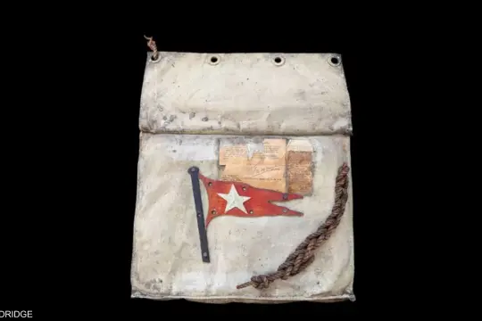 وسادة من قارب نجاة "تايتانيك" تُعرض في مزاد مقابل 180 ألف جنيه إسترليني