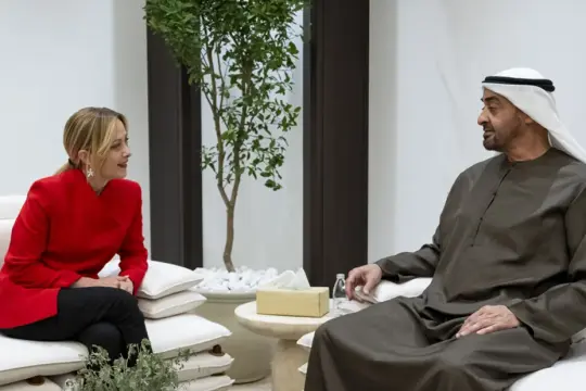 محمد بن زايد وميلوني يبحثان التصعيد الإقليمي والتعاون الاستراتيجي بين الإمارات وإيطاليا